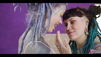 Tatted babe getting filthy in a threesome with two alternative girls