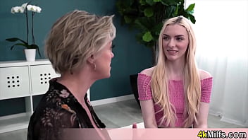 Private dance and quickie fuck with a beauty