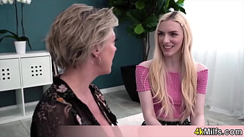 Private dance and quickie fuck with a beauty