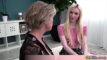 Private dance and quickie fuck with a beauty