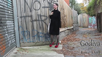 A stroll through the back alleys of melbourne on an autumn day