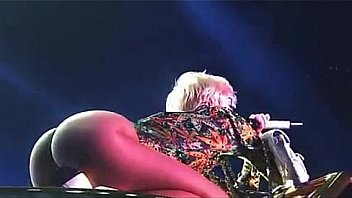 Miley Cyrus Perfect Ass Show thumbnail