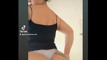 A saia quase não entra A saia quase não entra