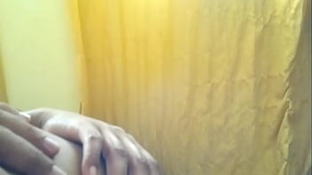 Morena dos lábios enorme