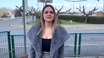 Alice 30ans secrétaire à grenoble