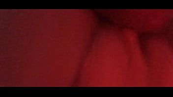 Safadoscasal colocando pal na buceta da safada