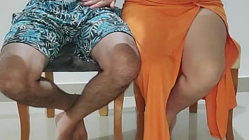 Hermanastros calientes follando por primera vez