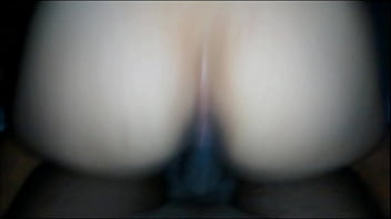 Minha gostosa sentando no meu pau