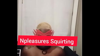 Playing with her pussy makes her cream