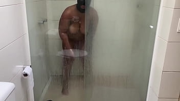 Morena mamando gostoso