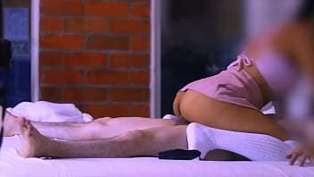 Hermanastra Mayor Y El Compañero De S thumbnail