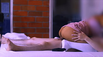 Hermanastra mayor y el compañero de s