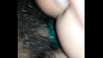 Cogiendome a una vieja de culito peludo