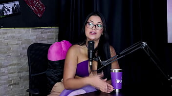 Gostava de tirar fotos safadas a família não aceita mas respeita quer gravar com o jefão e o seu ideal seria ingridi victória sheer red