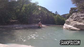 Shakipoussin go to the river sex