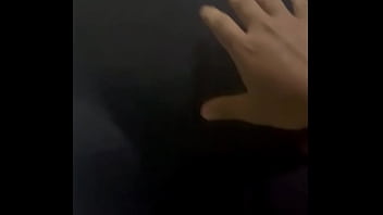 Me gozo las teticas de mi prima