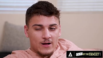 Horny 18yo squirts during hot sex with stepbro