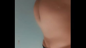 Se pone cachonda y me perrea la puta