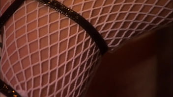 Holly wellin deep throats a hard cock before it goes in her pretty pussy