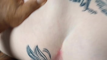 Meu pedreiro mim encontra nua na rede dele de descansar