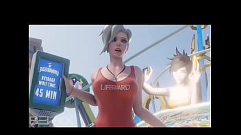 Loira salva vidas gostosa