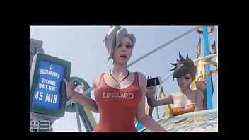 Loira salva vidas gostosa