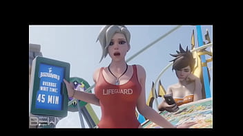 Loira salva vidas gostosa