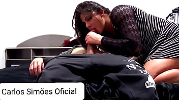 Chupei sentei e cavalguei gostoso nesse pau grande atolado na minha menina