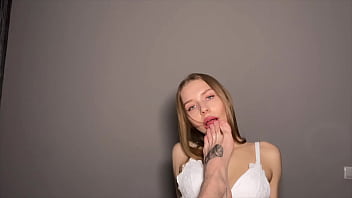 Teaser in lingerie gets lubed up before sucking