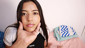 Mi vecina recibe mi leche en su coño