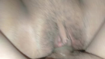 ยัดควยเข้ารูหีเพื่อนสาวแตดสวย