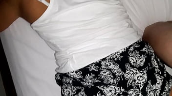 En la cama con sus short de pijama imposible no la ponga dura En la cama con sus short de pijama imposible no la ponga dura