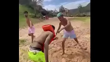 Escravos lutando por sobrevivência