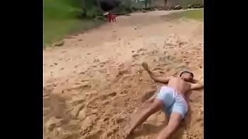 Escravos lutando por sobrevivência Escravos lutando por sobrevivência