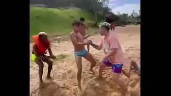 Escravos lutando por sobrevivência