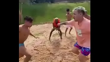 Escravos lutando por sobrevivência