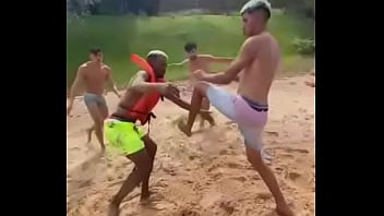 Escravos lutando por sobrevivência