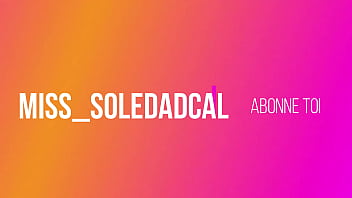 Découvre demain à 12h la vidéo complè une secrétaire qui squirte sur sa