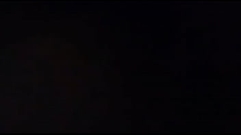 Me deja cogerla acostada