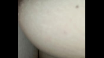 Se queda descansando con mi pene en la boca