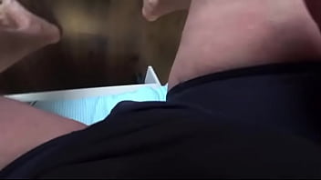 Измена Друг трахает мою жену в рот и задницу