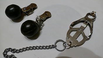2 nipple clamps