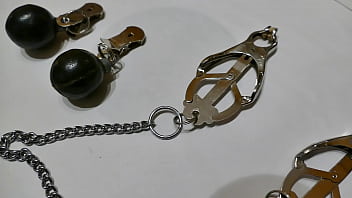 2 nipple clamps