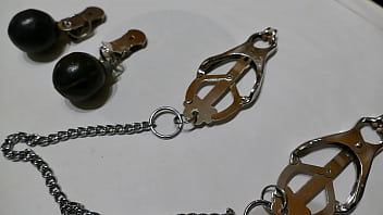 2 nipple clamps