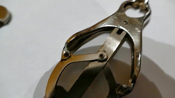 2 nipple clamps 2 nipple clamps