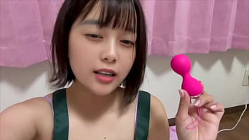 エプロン姿でオナニー。おもちゃでイキまくりました。