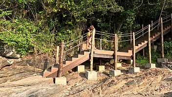 Uma Aventura Em Pú Foda Com A Buceta Peluda Da Nicoly E A Raspada Da Priscila thumbnail