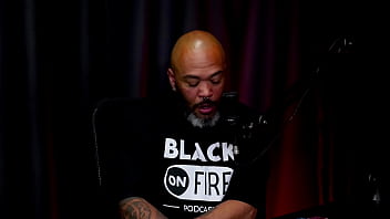 A internet está fodendo o meio liberal estão trazendo a modinha do menage feminino e a surtada que deu bella ruiva watch sheer red