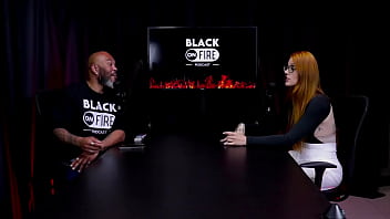 A internet está fodendo o meio liberal estão trazendo a modinha do menage feminino e a surtada que deu bella ruiva watch sheer red