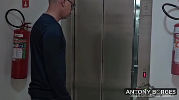 Fodendo uma linda secretária milf teste perfeito testando o pau com a atendente e secretaria da clínica vídeo completo no sheer e x red